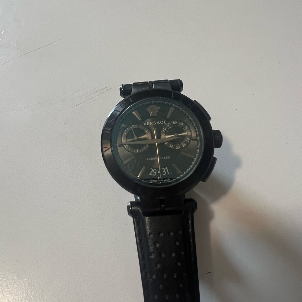 Men’s Versace Watch - Picture 4 of 4